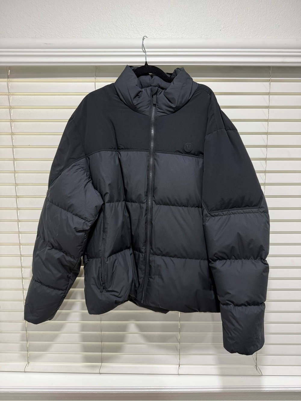 Vuori Men's Black Quilted Puffer Jacket